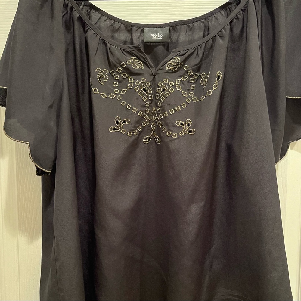 Almost Vintage Massimo Blouse Black w/gold detail